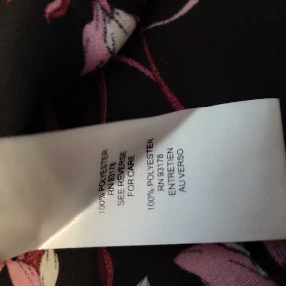 Tahari blouse - Picture 5 of 5